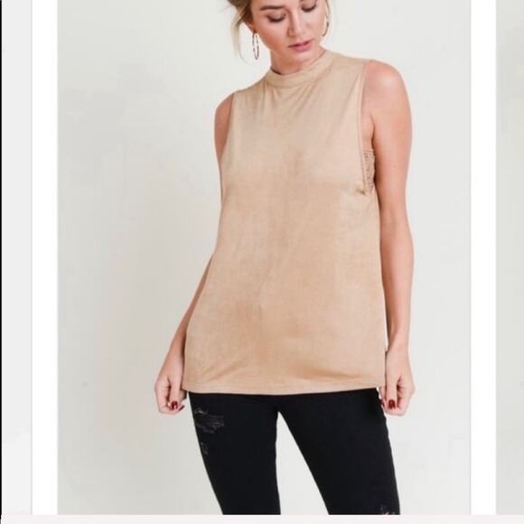 Gold tan suede sleeveless top with crochet - Picture 4 of 9